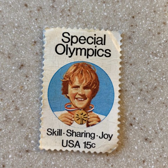 Stamp Collector Find! 15¢ Stamps - Picture 10 of 10